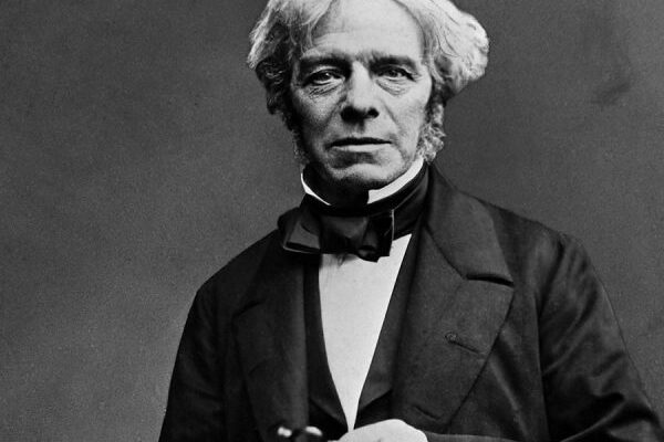 داستان موفقیت مایکل فارادی (Michael Faraday)؛ مخترع و مکتشف برق – علیرضا محمودی فرد